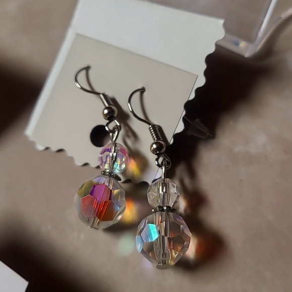 Elegant Red and green clear crystal aurora beads Earrings - Picture 17 of 17